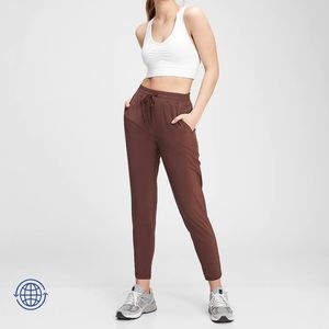 Gap Fit Recycled Runaround Joggers